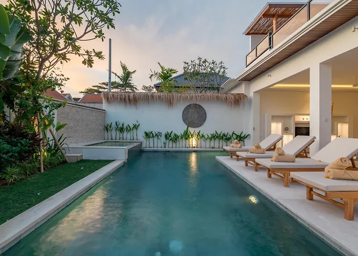 ヴィラ Mayasa - 4br Private Luxury With Rooftop Near Seseh *