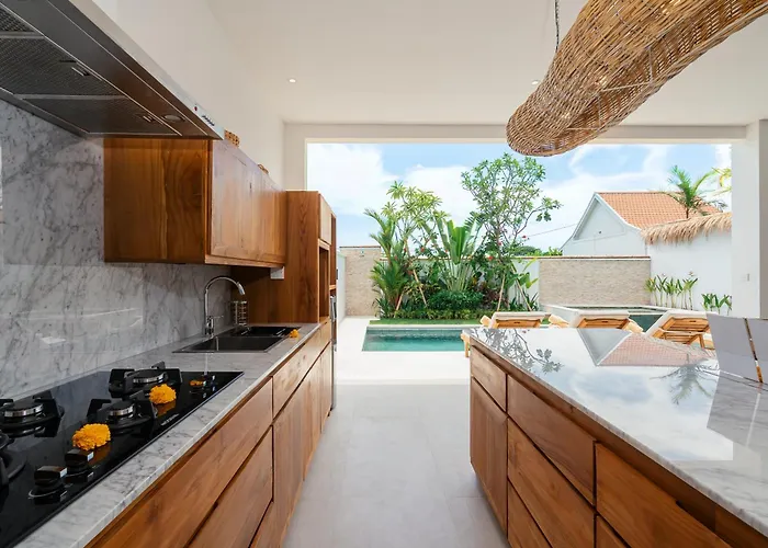 ヴィラ Mayasa - 4br Private Luxury With Rooftop Near Seseh