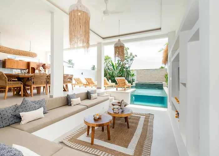 ヴィラ Mayasa - 4br Private Luxury With Rooftop Near Seseh