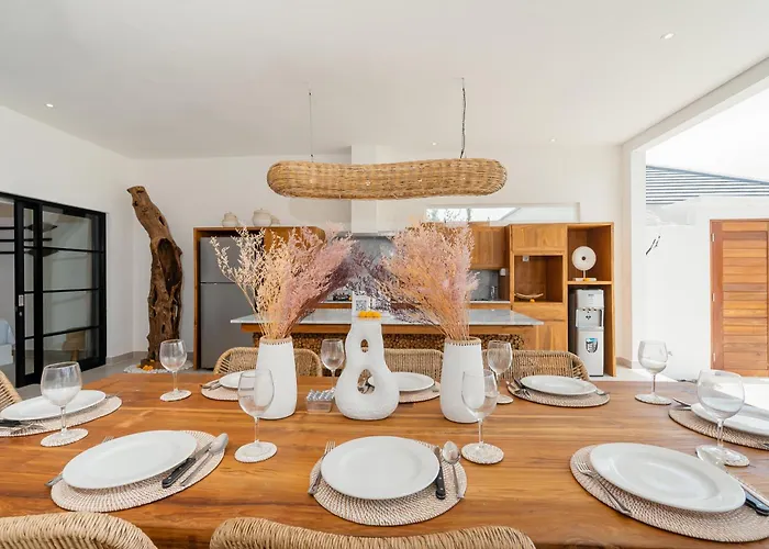 Mayasa - 4br Private Luxury With Rooftop Near Seseh チャングー