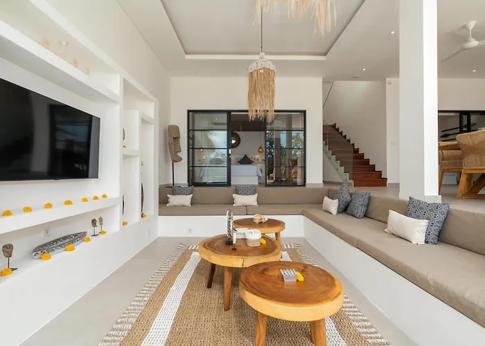 ヴィラ Mayasa - 4br Private Luxury With Rooftop Near Seseh *