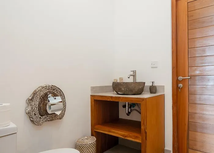 ヴィラ Mayasa - 4br Private Luxury With Rooftop Near Seseh