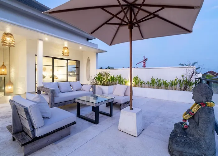 Villa Mayasa - 4br Private Luxury With Rooftop Near Seseh